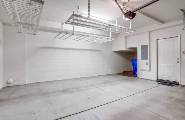 Cozy Entire 2 Bedroom Townhouse