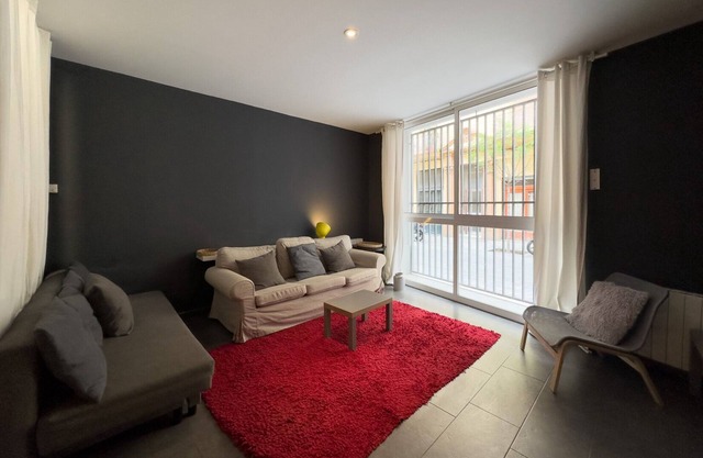 Cozy 2-bedroom apartment well connected to the city center