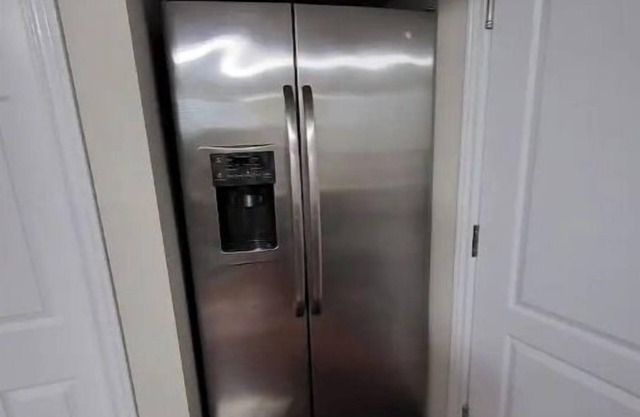 Cozy&family friendly private 2-bedroom apartment with separate side entrance.