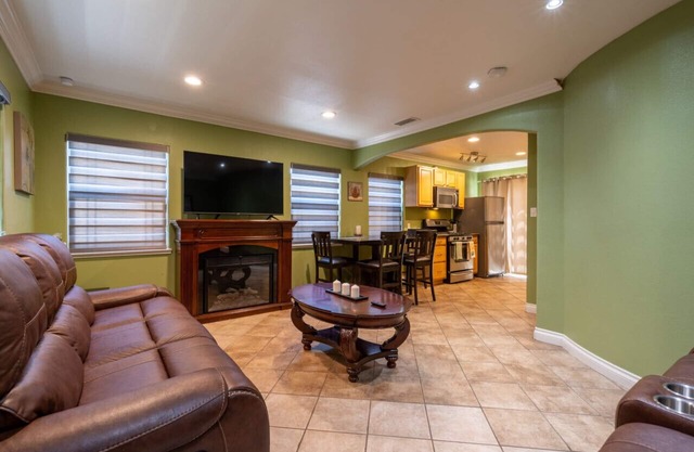 Cozy Family Home. Near Everything!