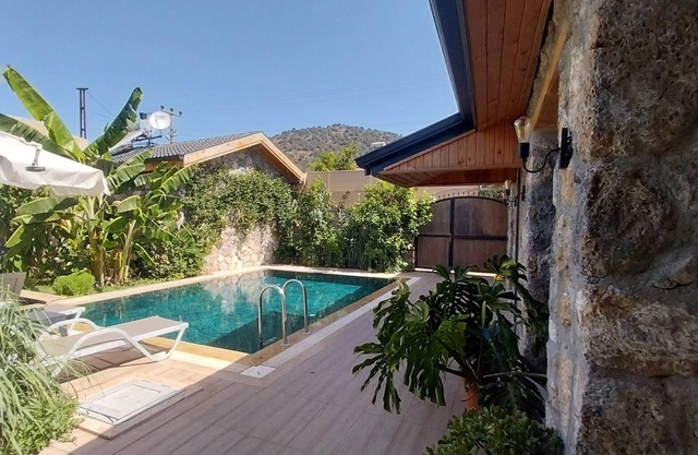 Cozy Family Stone Build Cottage With Lush Garden and Pool