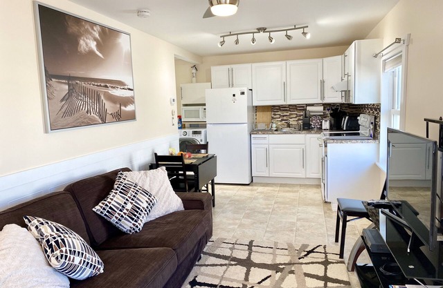 Cozy Family Vacation 2 bedroom apartment in Seaside Heights #446.