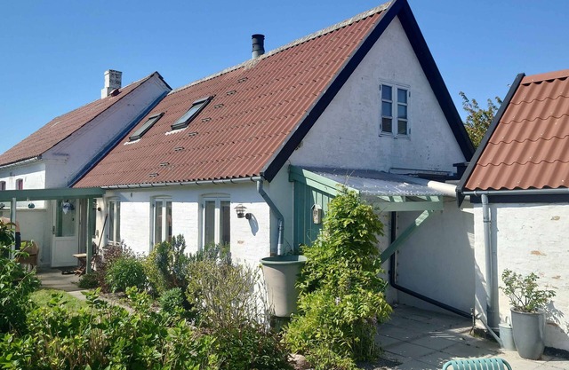 Cozy fisherman's house near the sea