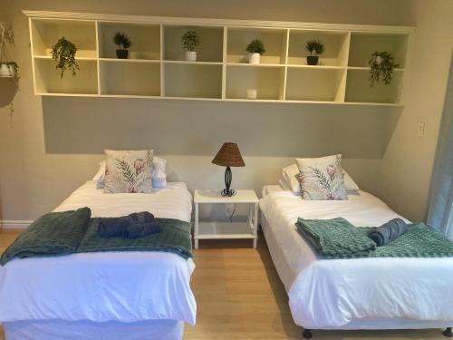 Cozy garden Guest Suite in charming Claremont