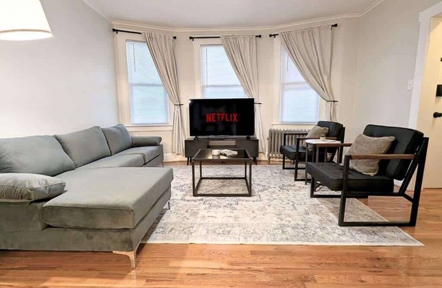 Cozy Gem 18Min to EWR, 8min > NYC Train + Parking