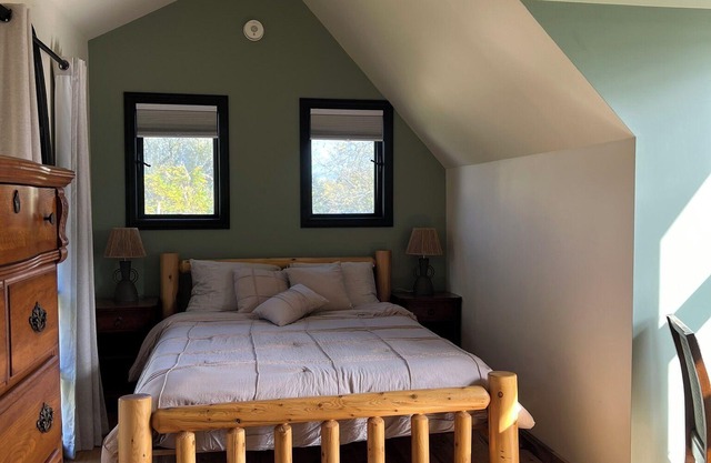 Cozy Guest House on the River