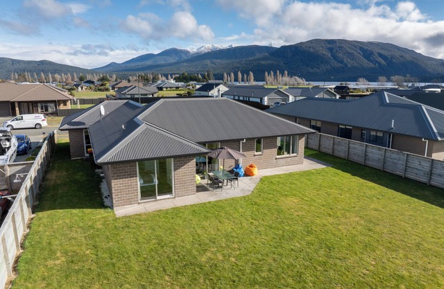 Cozy Haven - Te Anau Holiday Home