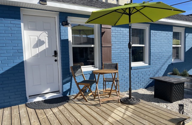 Cozy Historical Studio just steps from beach access