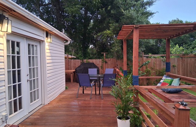 Cozy Home 2-bedroom in La Porte, Texas n2 minutes to Sylvan Beach Park