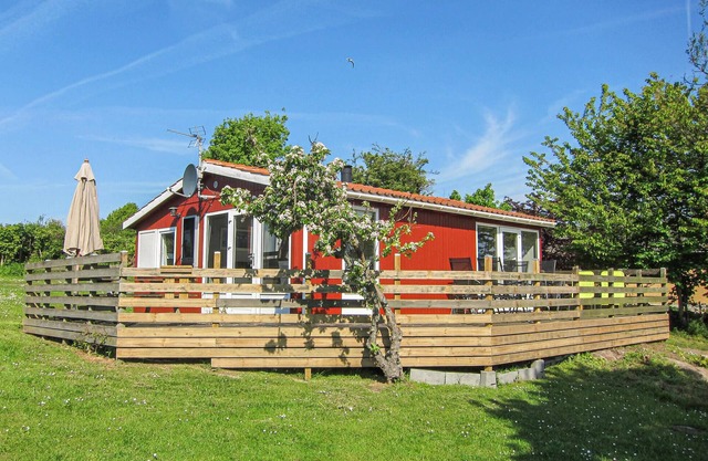 Cozy home in Allinge with WiFi