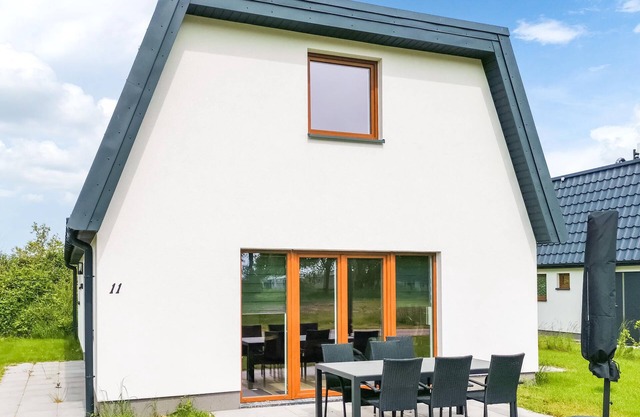 Cozy home in Den Oever with WiFi