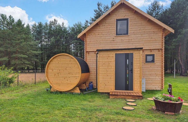 Cozy home in Nowe Warpno with sauna