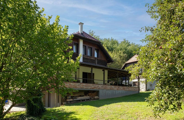 Cozy home in Petrinja with WiFi