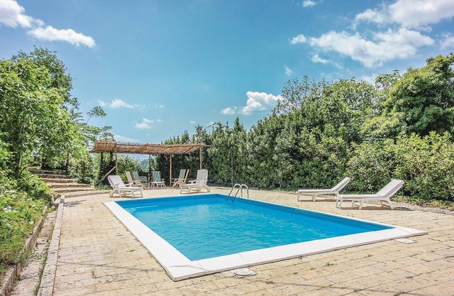 Cozy home in Pratella CE