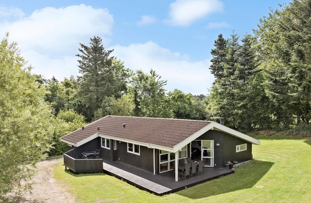 Cozy home in Rudkøbing with WiFi