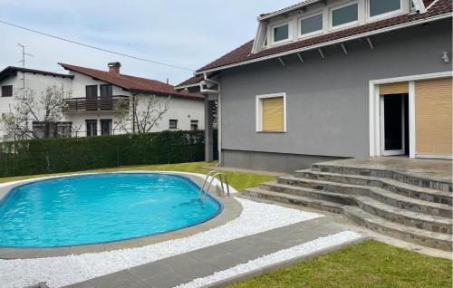 Cozy Home In Sesvete With Wifi