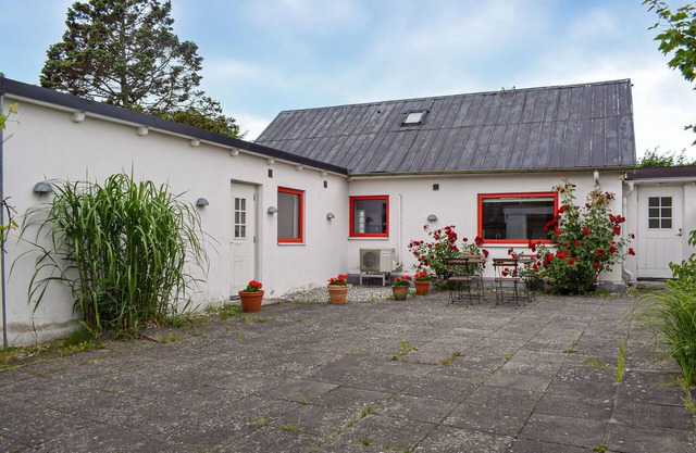 Cozy home in Smygehamn with WiFi