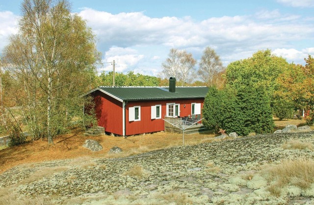 Cozy home in Torhamn with kitchen