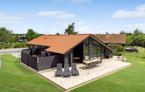 Cozy Home In Væggerløse With Wifi