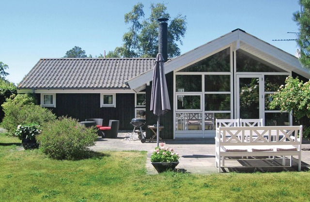 Cozy home in Væggerløse with WiFi
