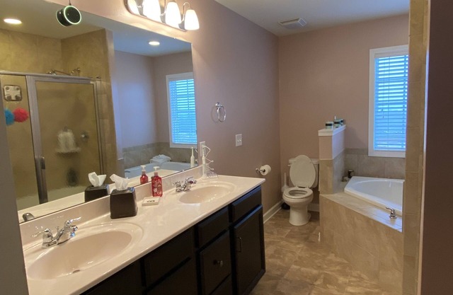 Cozy Home w/sunset view and 10 minutes from Virginia Tech