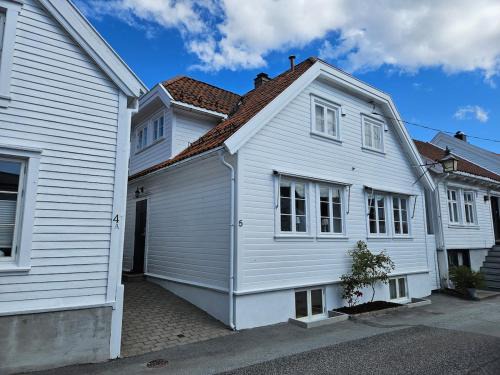 Cozy house centrally located in Mandal