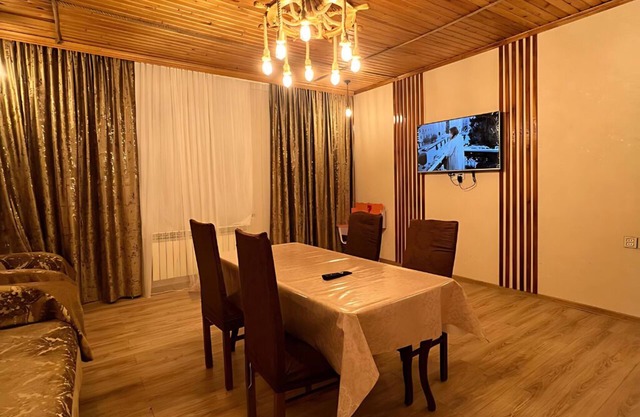 Cozy House With Swimming Pool Near City Center no1