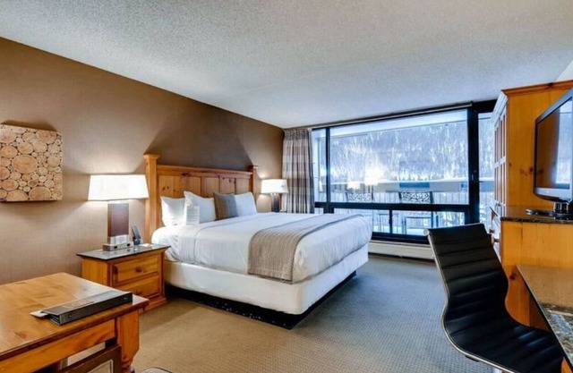 Cozy Keystone Lodge Stay with Breathtaking Views
