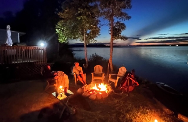 Cozy Lakefront Cabin just off the Fall Color Tour Route