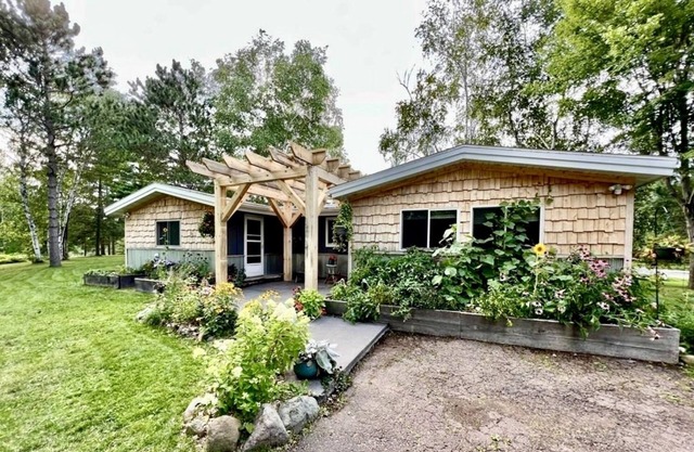 Cozy Lakefront Cabin with Private Dock, Firepit, Grill, Kayaks and More!