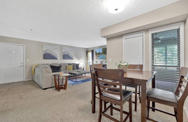 *Cozy Living-King Bed-Mins from dining and shopping - HooverMet - Finley Ctr*