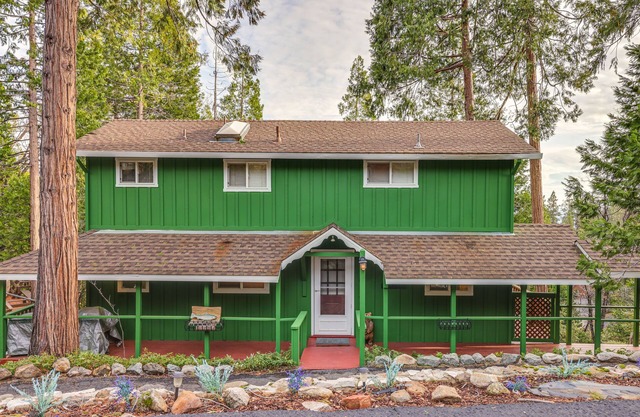 Cozy Mi-Wuk Village Cabin: 18 Mi to Dodge Ridge!