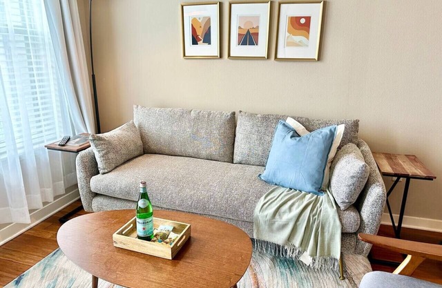 Cozy Mid-Century Modern FREE parking | MDAnderson