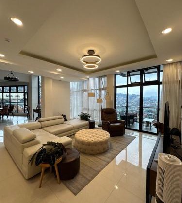 Cozy Modern 3BR Penthouse near Burnham with AC Wifi Netflix