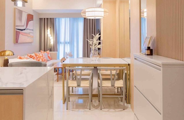 Cozy, Modern & Newly Renovated/Interiored 2BR+, 2.5 BA w/Parking at Uptown BGC