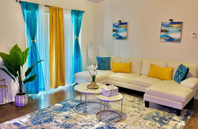 Cozy, Modern Two bedroom suite. HOME away from HOME