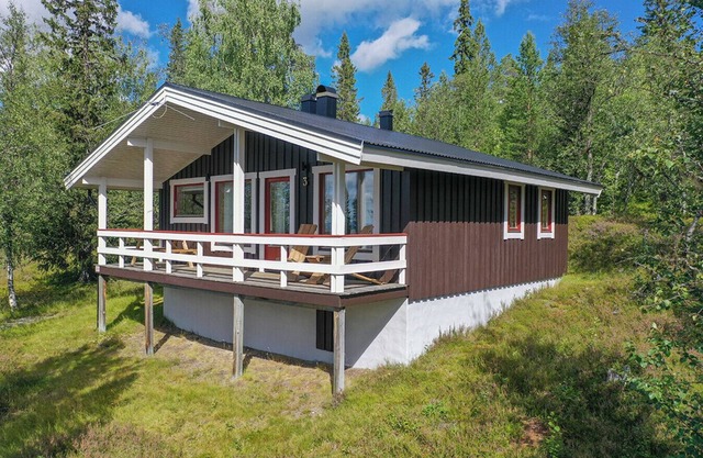 Cozy Mountain Cabin in Björnrike - Perfect for Families and Small Groups!