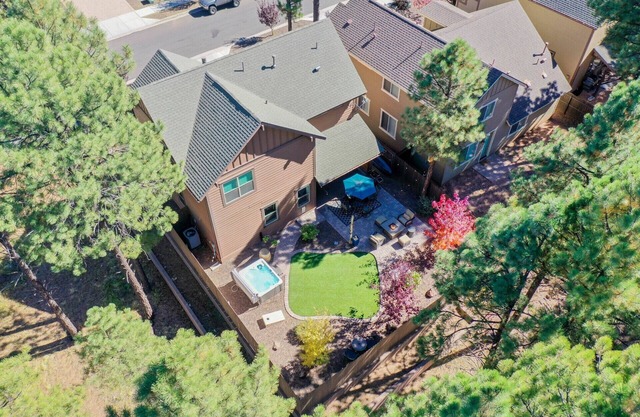 Cozy mountain hideaway, close to skiing, hiking, downtown, and the Grand Canyon