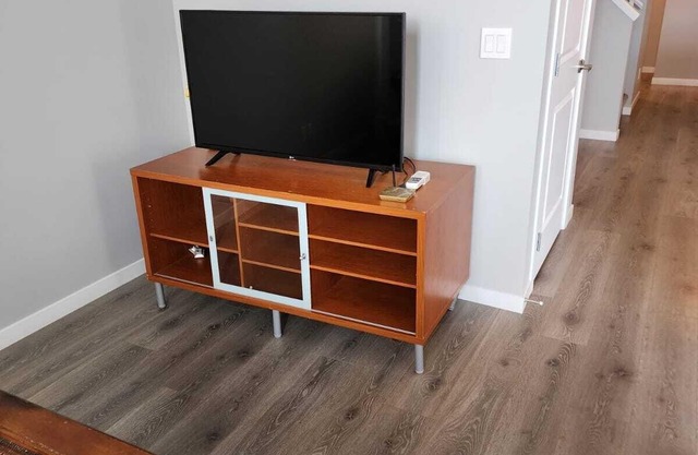 Cozy n Spacious 3BR House w/Garage available for short/Long term