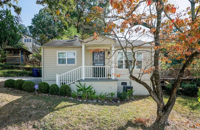 Cozy North Shore Cottage - GREAT location, Pet friendly!