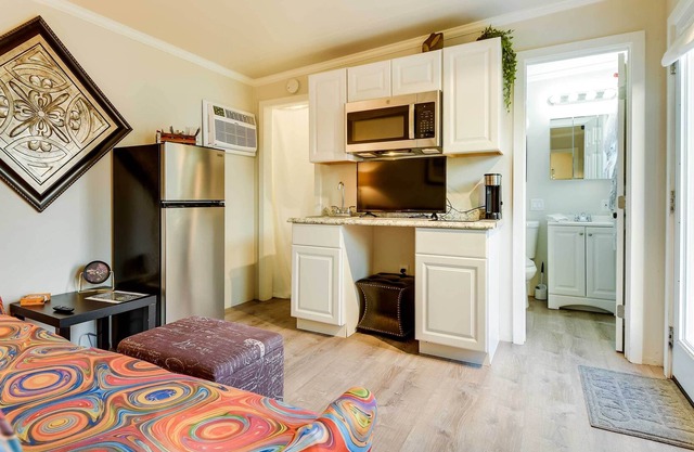 Cozy Oklahoma Cabin w/ Fire Pit, Bar & Gas Grill!