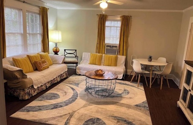 Cozy & Peaceful Cottage near SGMC, VSU, Down town