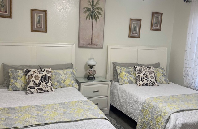 Cozy place close to North Star Mall, Airport and common places around the City