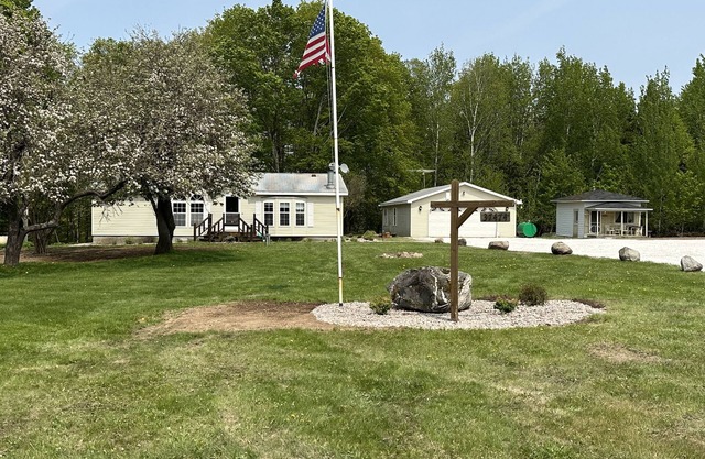 Cozy Place w/Rustic Bunk house ORV Trail at end of driveway Sleeps 8-10