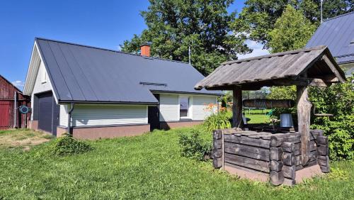 Cozy, private country home with a garden and sauna