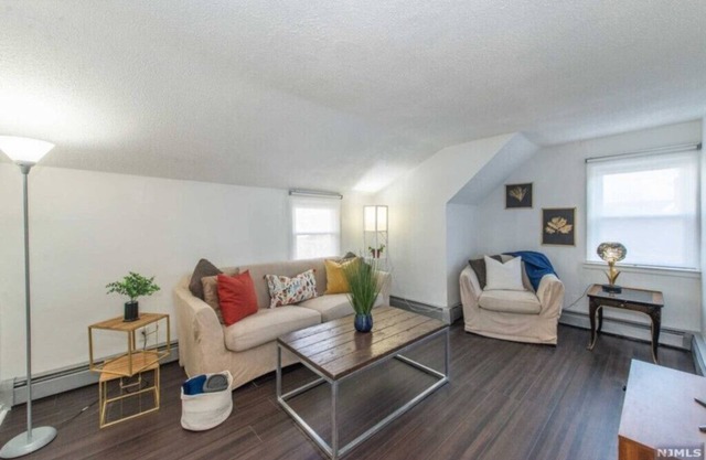 Cozy & Quiet 2 Bed Apt 20 Minutes to NYC