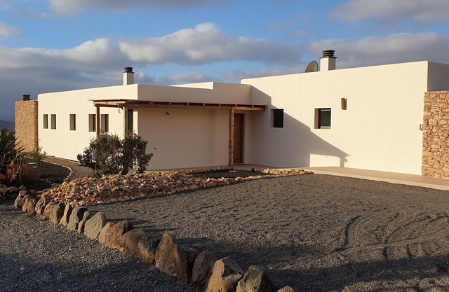 cozy, quiet finca to relax and be active