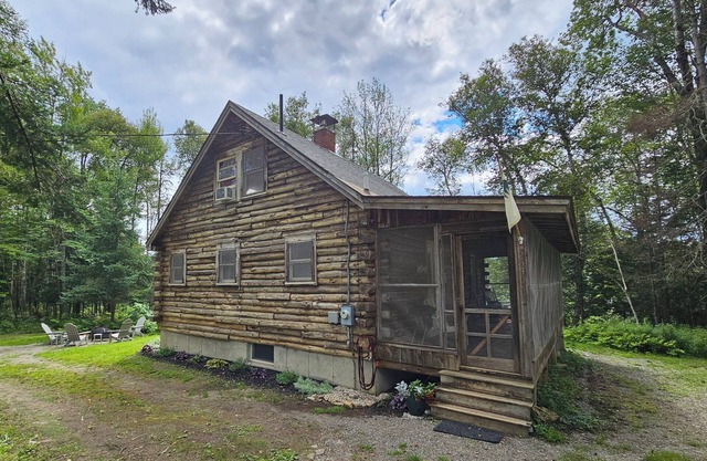 Cozy Rangeley Getaway