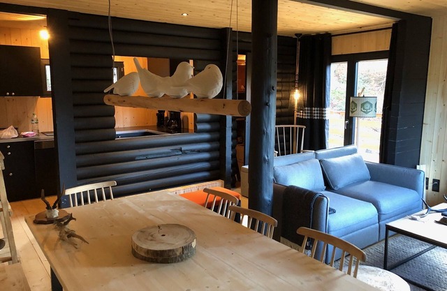 COZY RENOVATED CHALET AND COMFORTABLE FROM 4 TO 10 PEOPLE