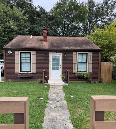 Cozy Rockville Home, Walk to The Square and Rockville Metro Station